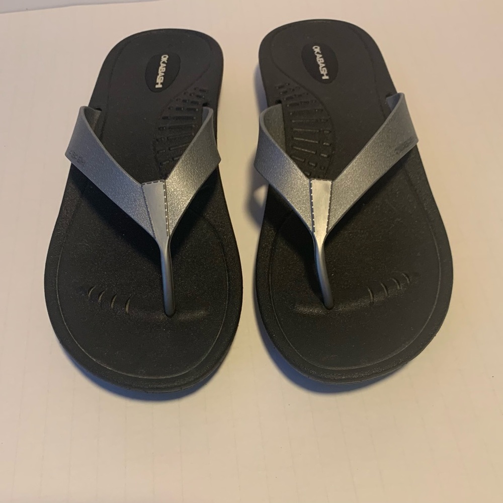 Okabashi Women’s Size LG (8.5-9) Black and Silver Rubber Flip Flops Sturdy EUC